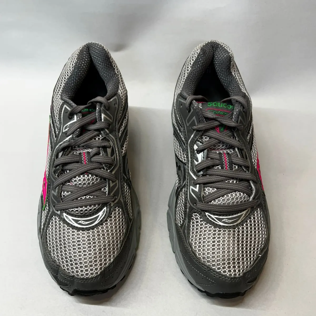 SAUCONY Women's Grid •Cohesion TR7• Trail Running Grey/Green/Fuchsia Size 8M -Preowned