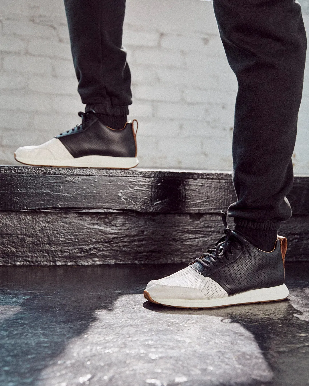 The Henry Mid Trainer / Leather / Black & White